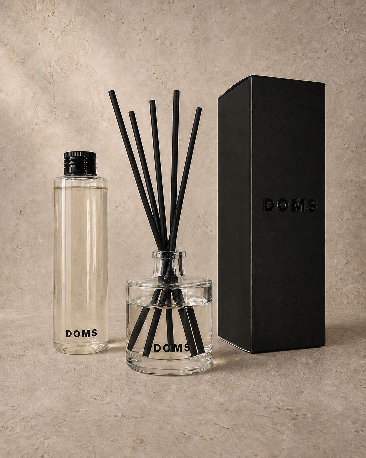 El difusor DOMS con sus varillas, la recarga de 200 ml y la caja
